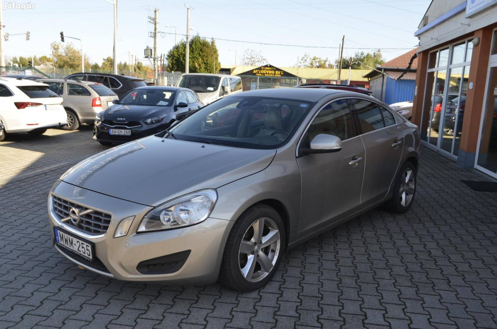 Volvo S60 2.0 D [D3] Momentum Végig Volvo SZERV...